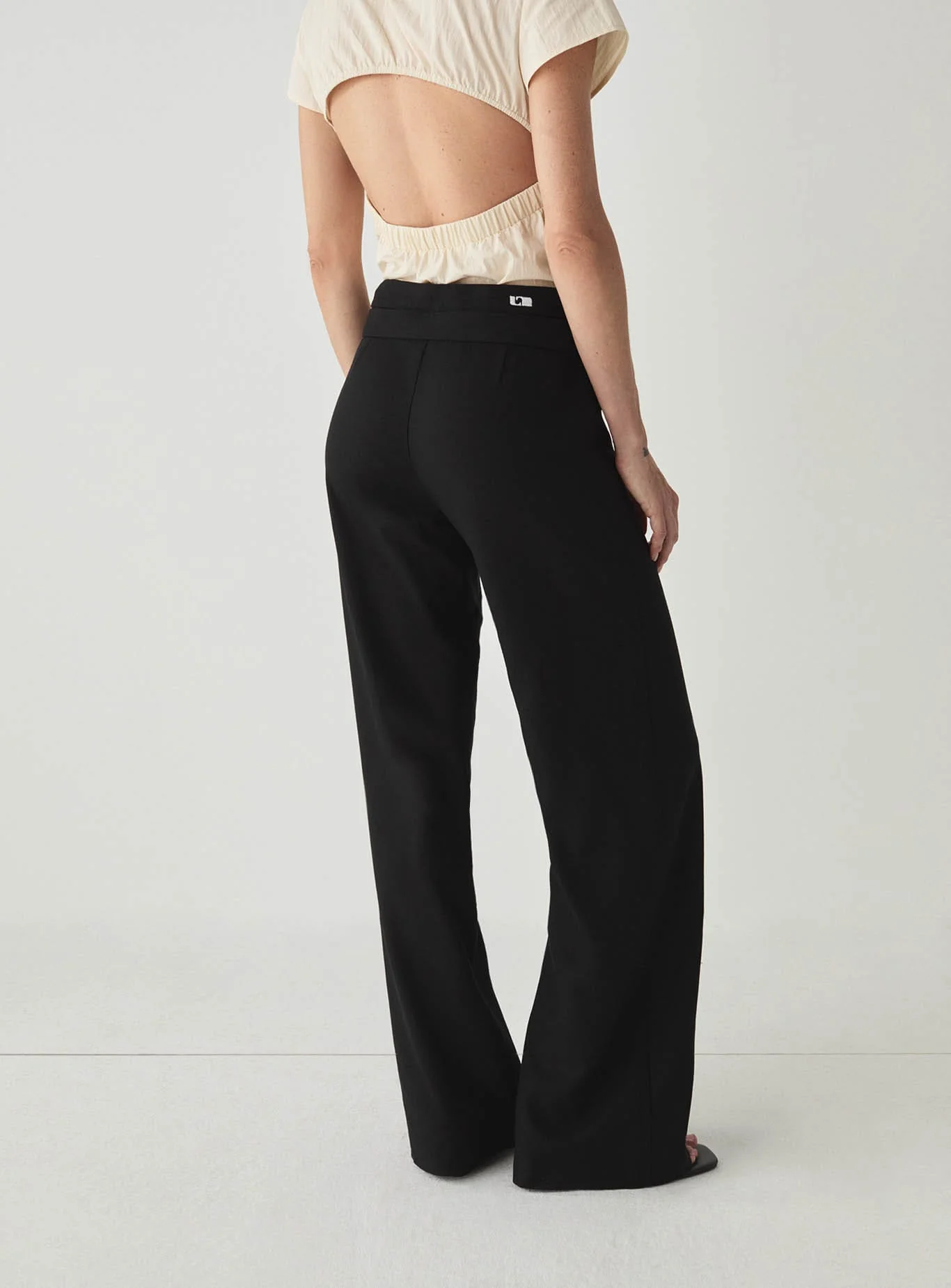 CAMILA BLACK LINEN PANTS - Image 3