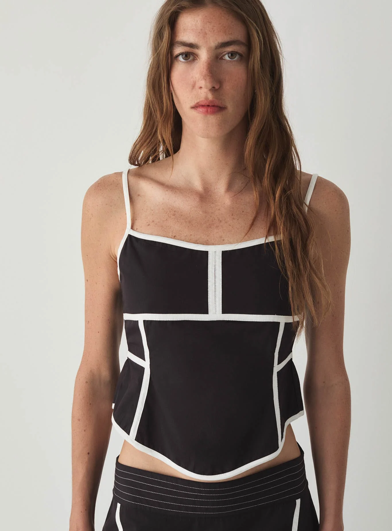 GINGER BLACK PIPING TOP - Image 4