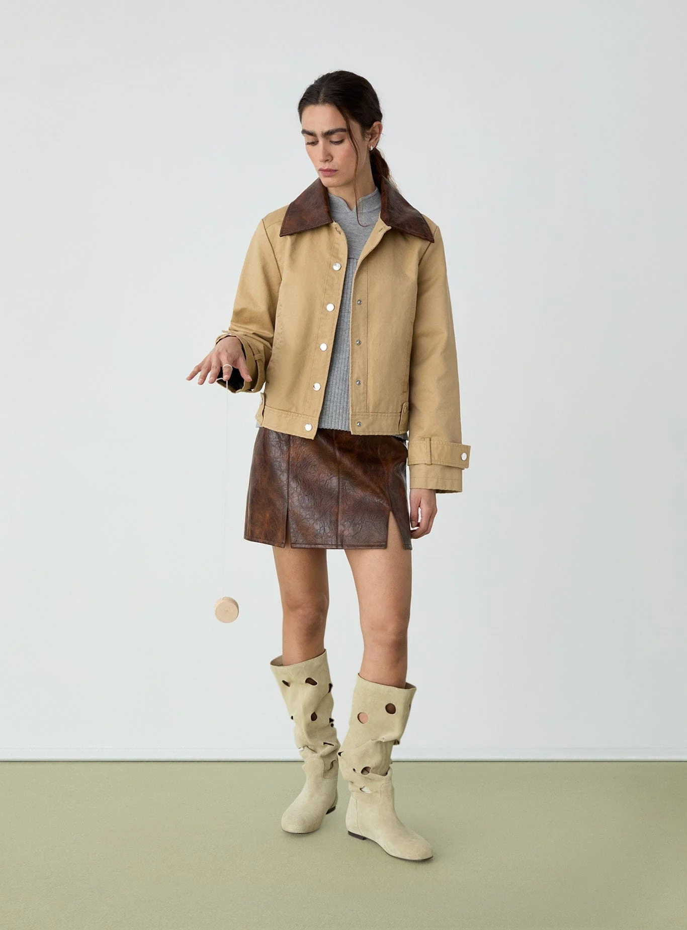 JUNA BROWN SHORT SKIRT - Image 3