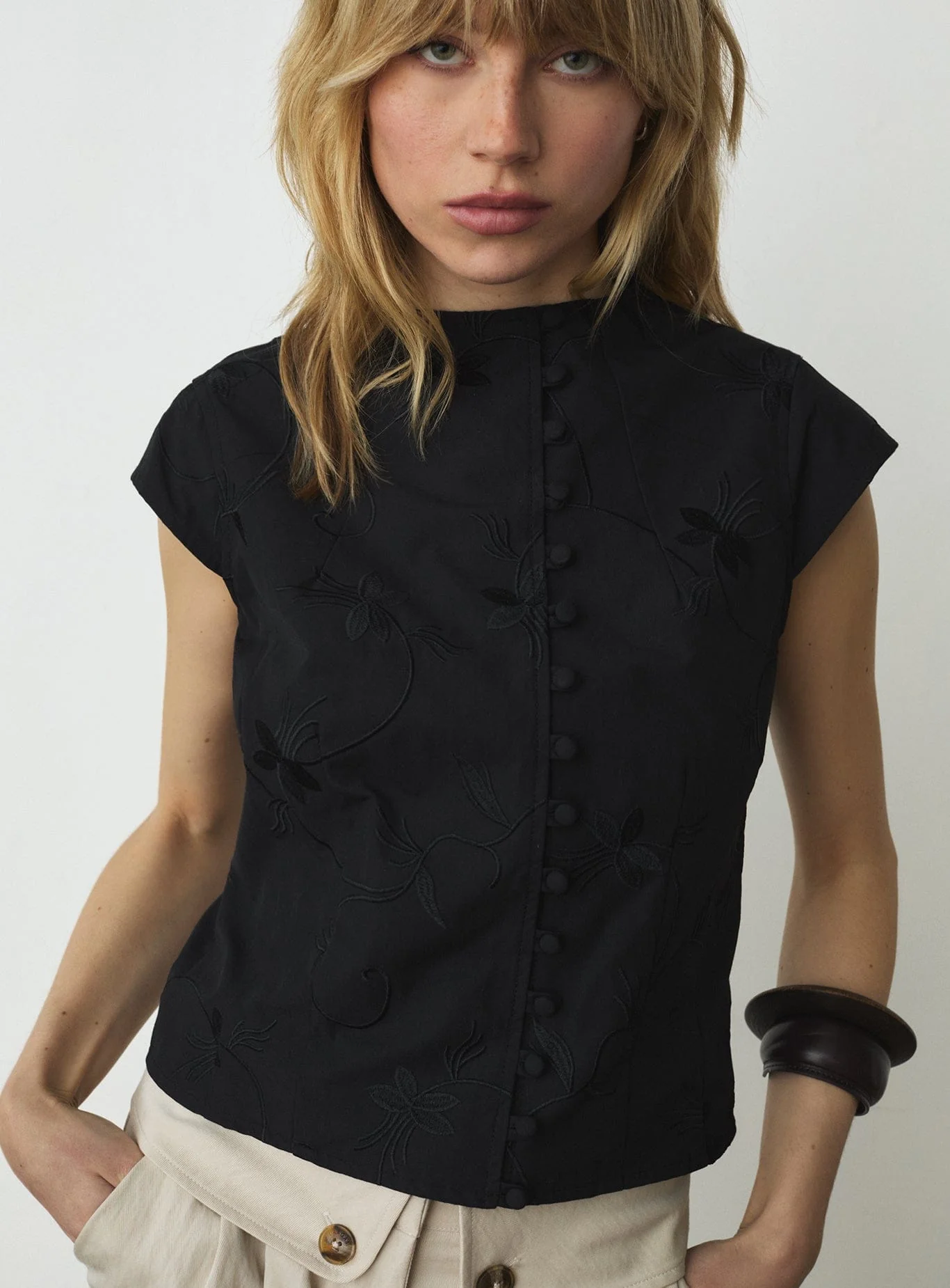 MELANI BLACK ASYMMETRIC BLOUSE - Image 2