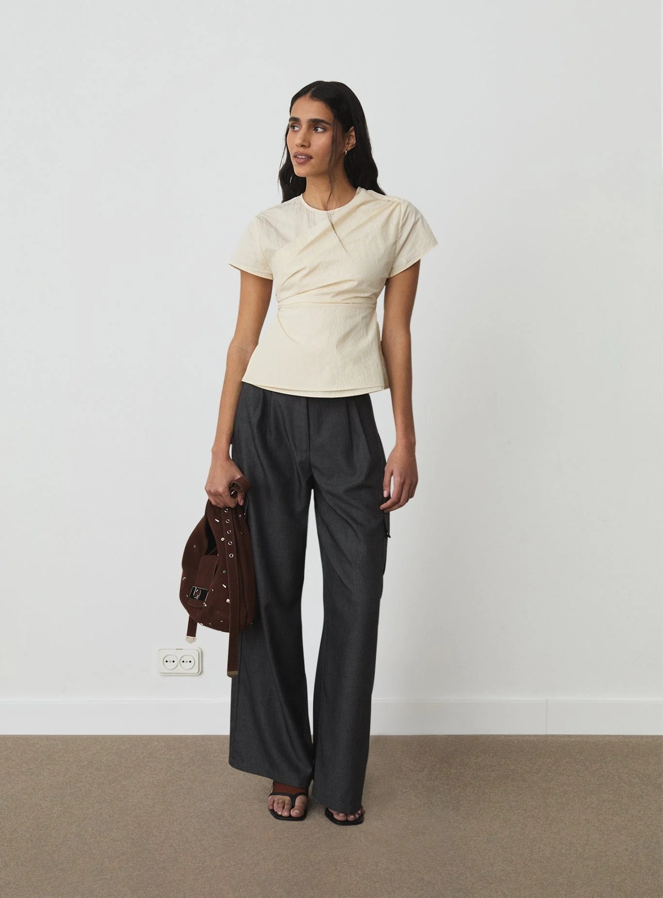 RAVEN WHITE ASYMMETRIC BLOUSE - Image 3