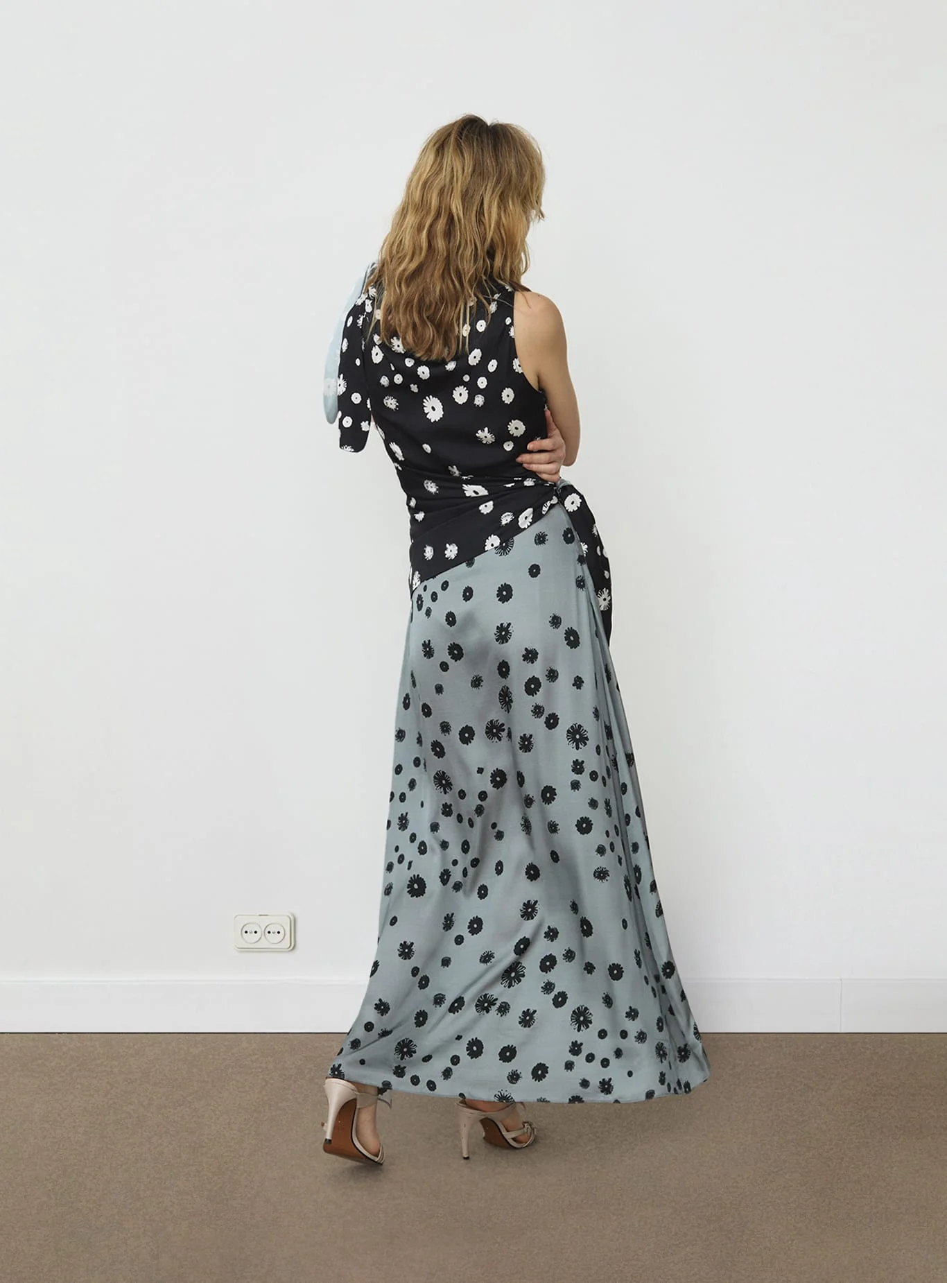 YANET WRAPPED GREY MIDI DRESS - Image 5